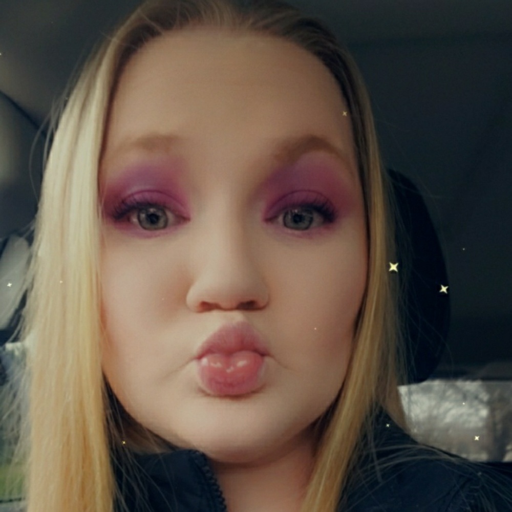 Meet your Posher, Tosha